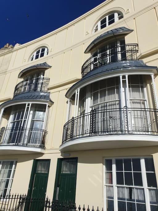 Period Sea View Flat In Hastings Apartment Exterior foto