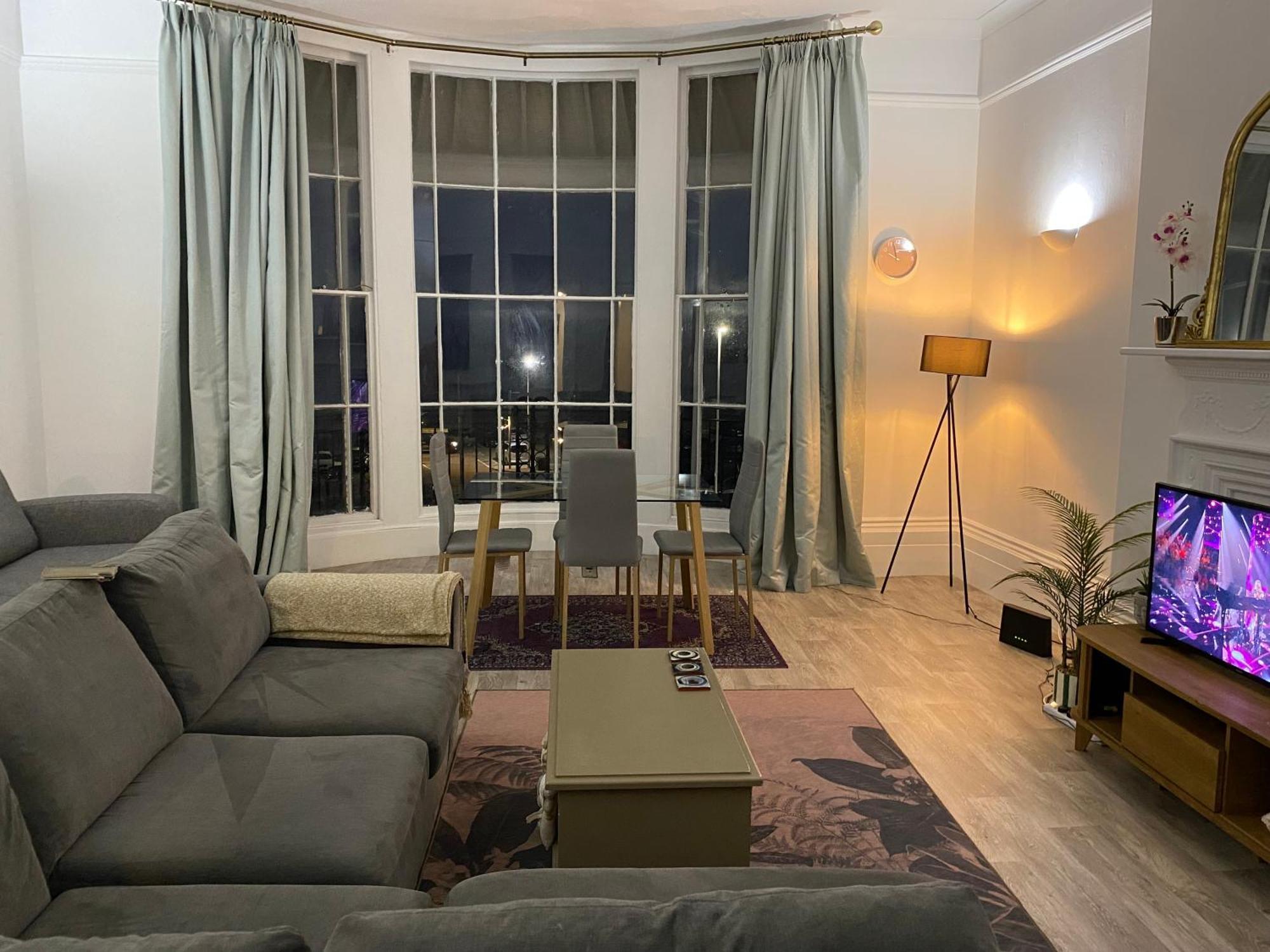 Period Sea View Flat In Hastings Apartment Exterior foto